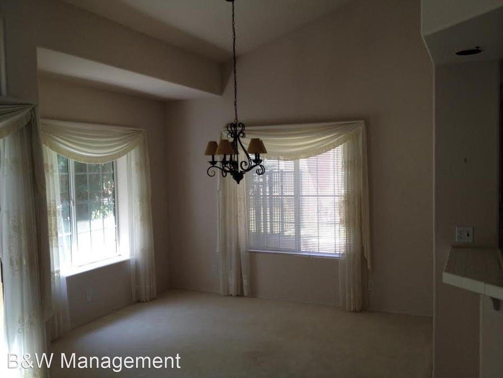 543 Woodgreen Way - Photo 6