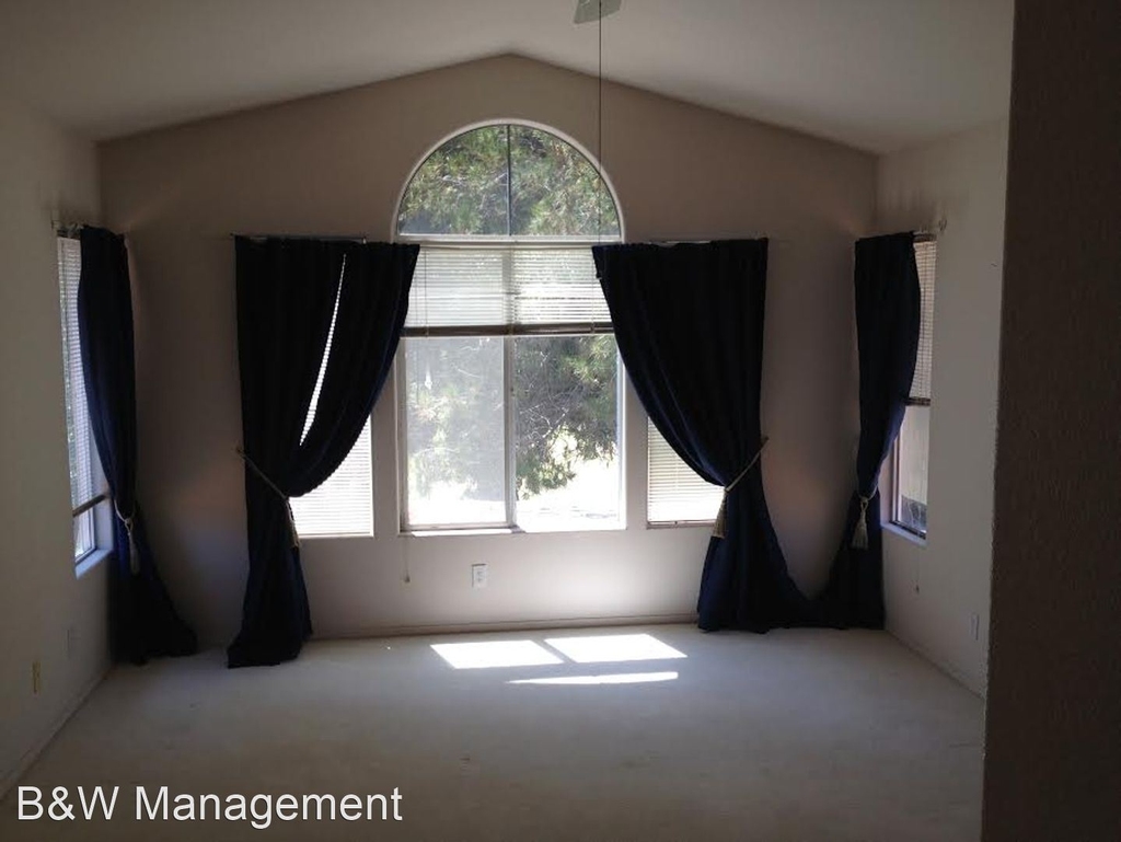 543 Woodgreen Way - Photo 1