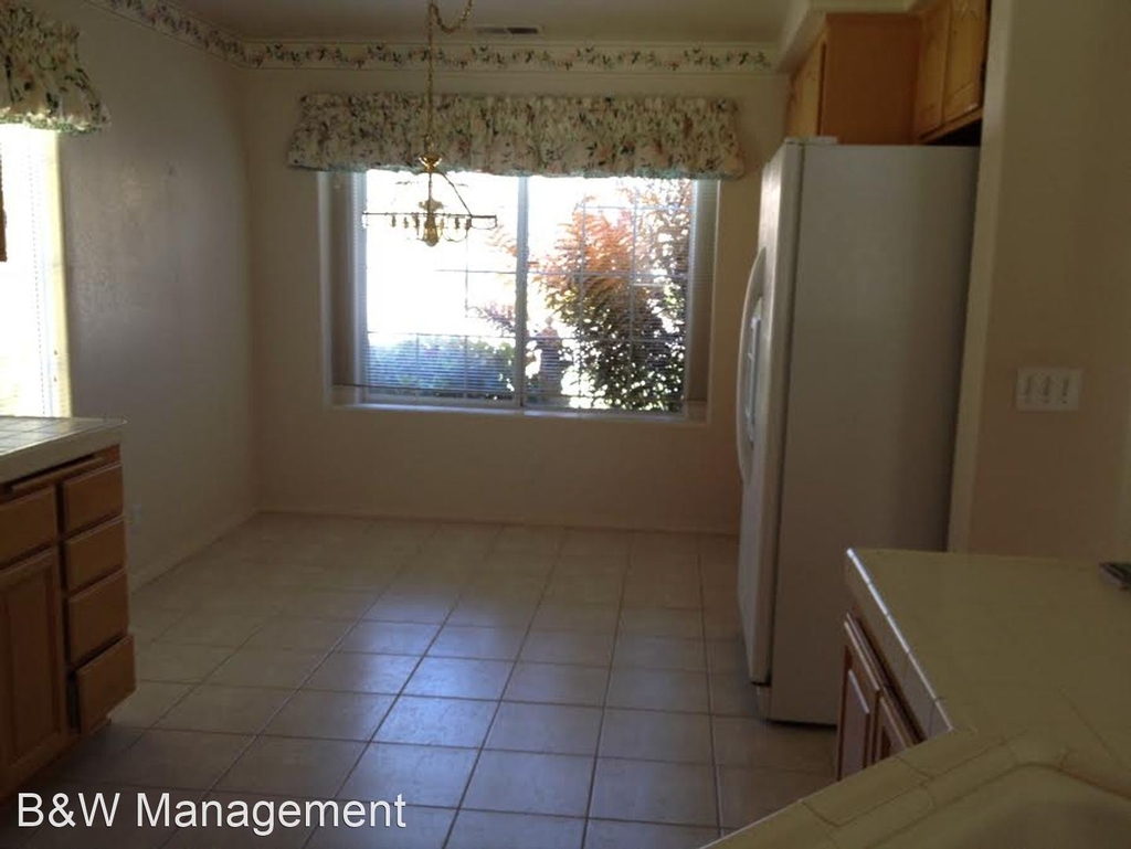 543 Woodgreen Way - Photo 10