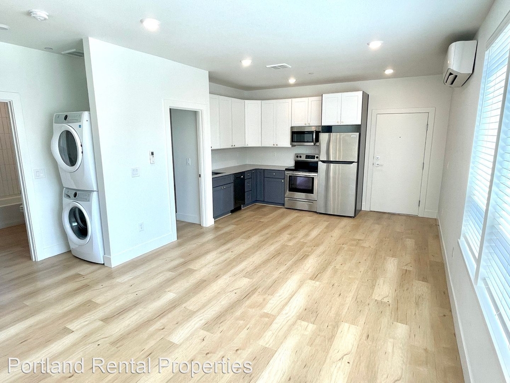 4415 Se 61st Ave. - Photo 2