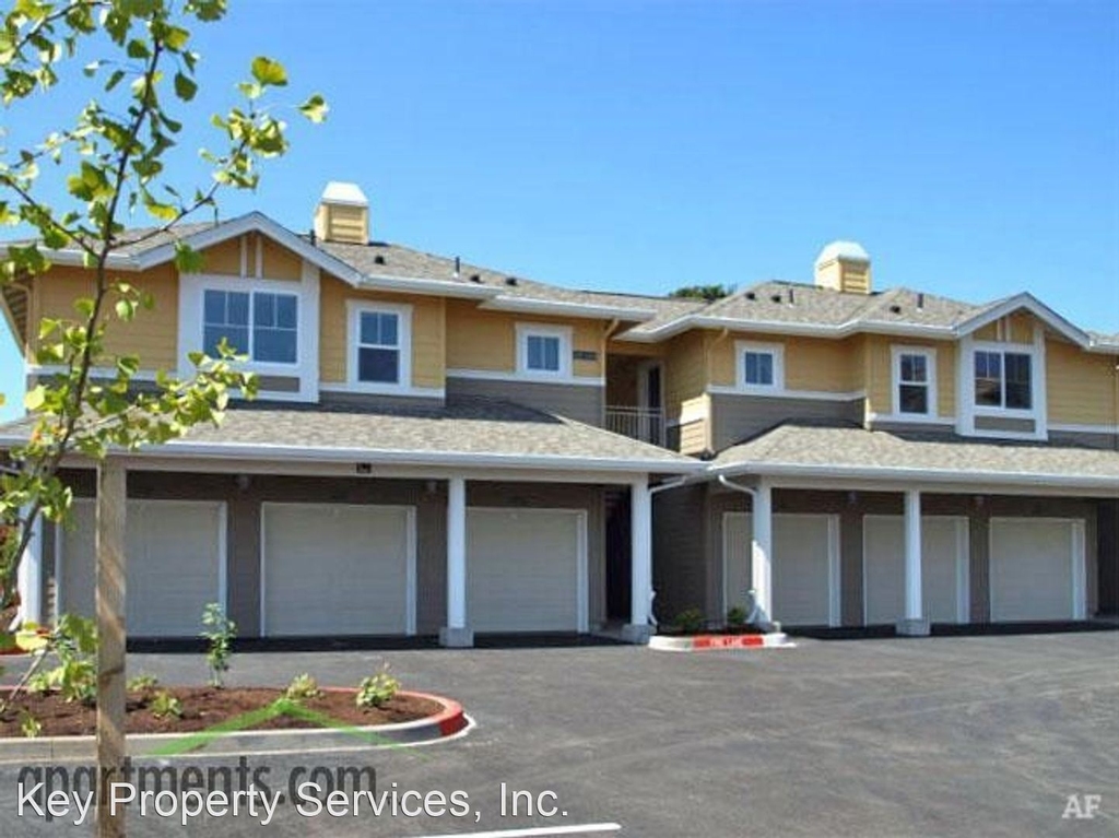 1420 Nw 28th Ave - Photo 3