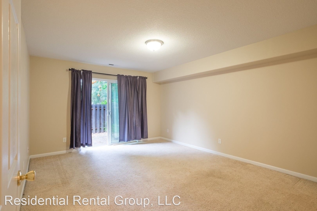 2110 Charlie Court - Photo 4