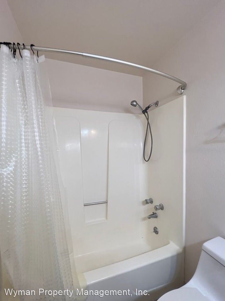 102-156 Brown Street - Photo 12