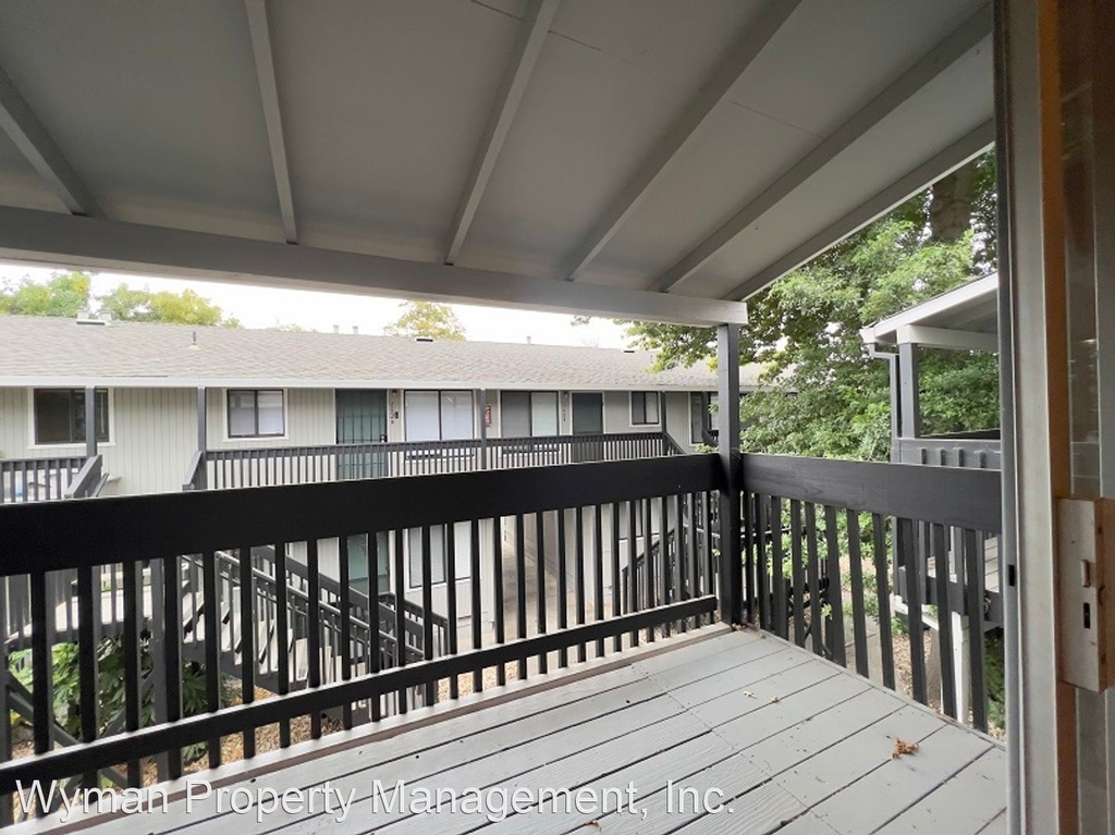 102-156 Brown Street - Photo 16
