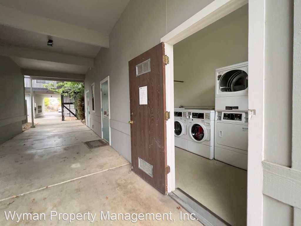 102-156 Brown Street - Photo 17