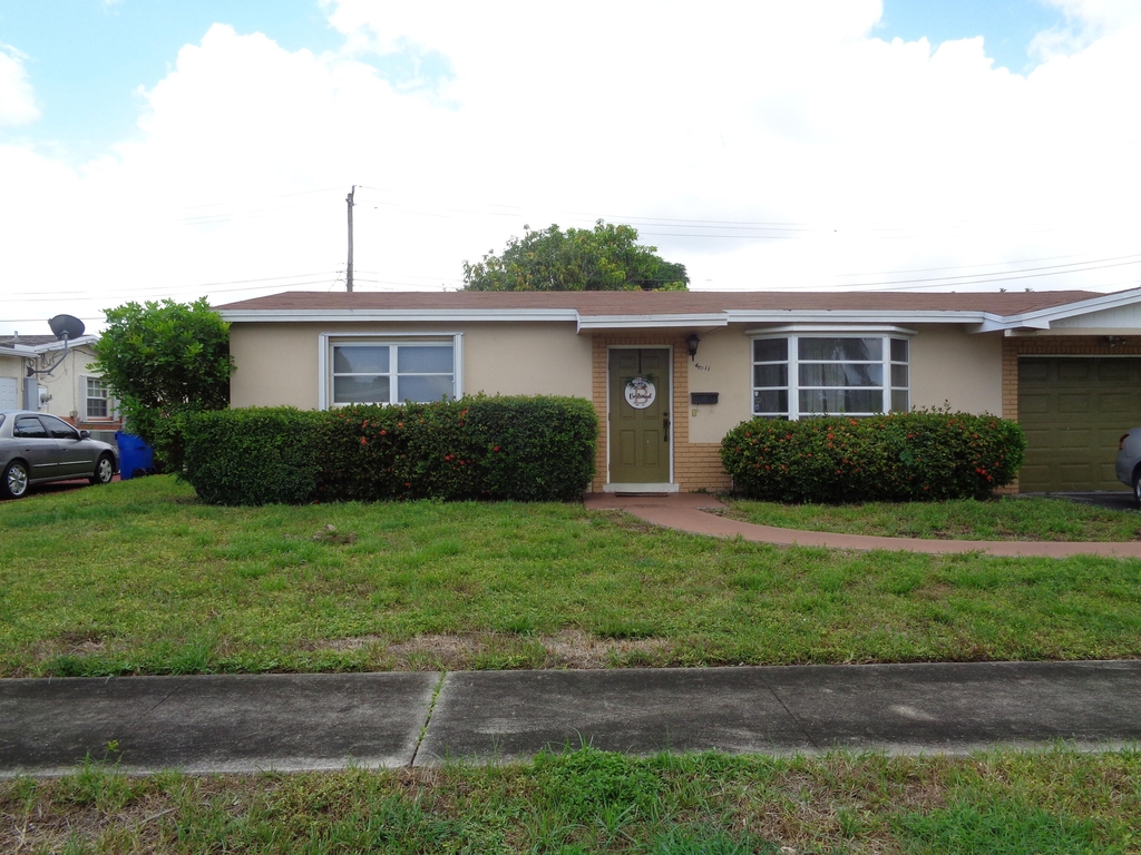 4011 Nw 37th Terrace - Photo 0