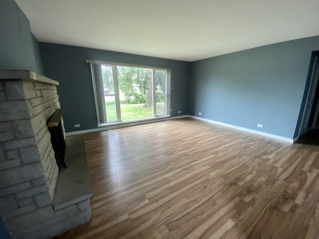 1412 Burnham Avenue - Photo 3