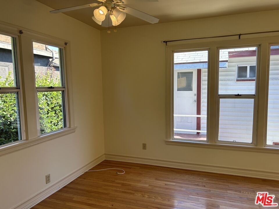 4215 Mildred Ave - Photo 3