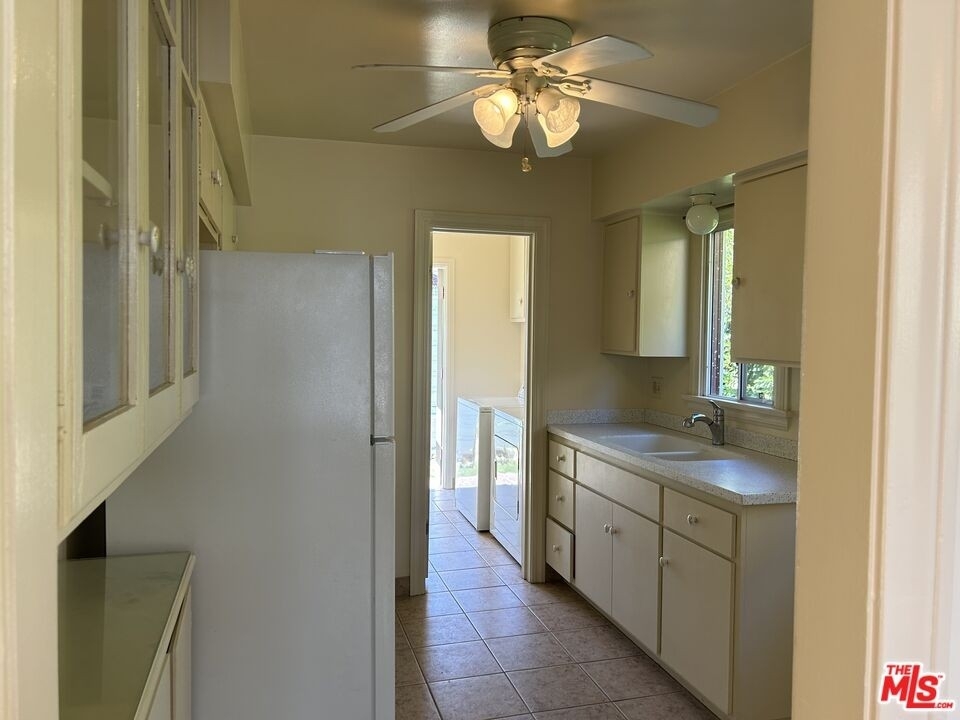 4215 Mildred Ave - Photo 5