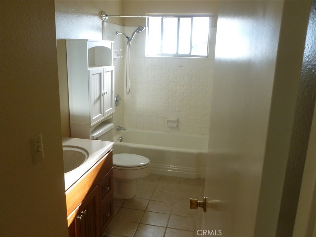 27225 Wentworh Drive - Photo 5