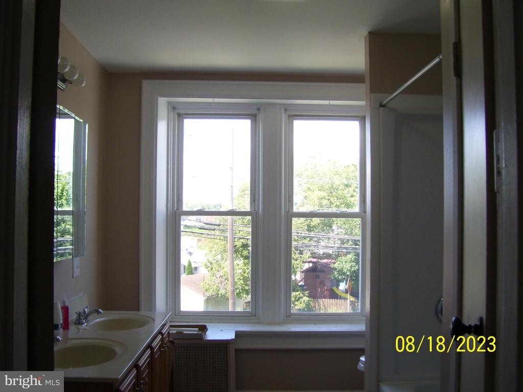 1152 Main Street - Photo 31