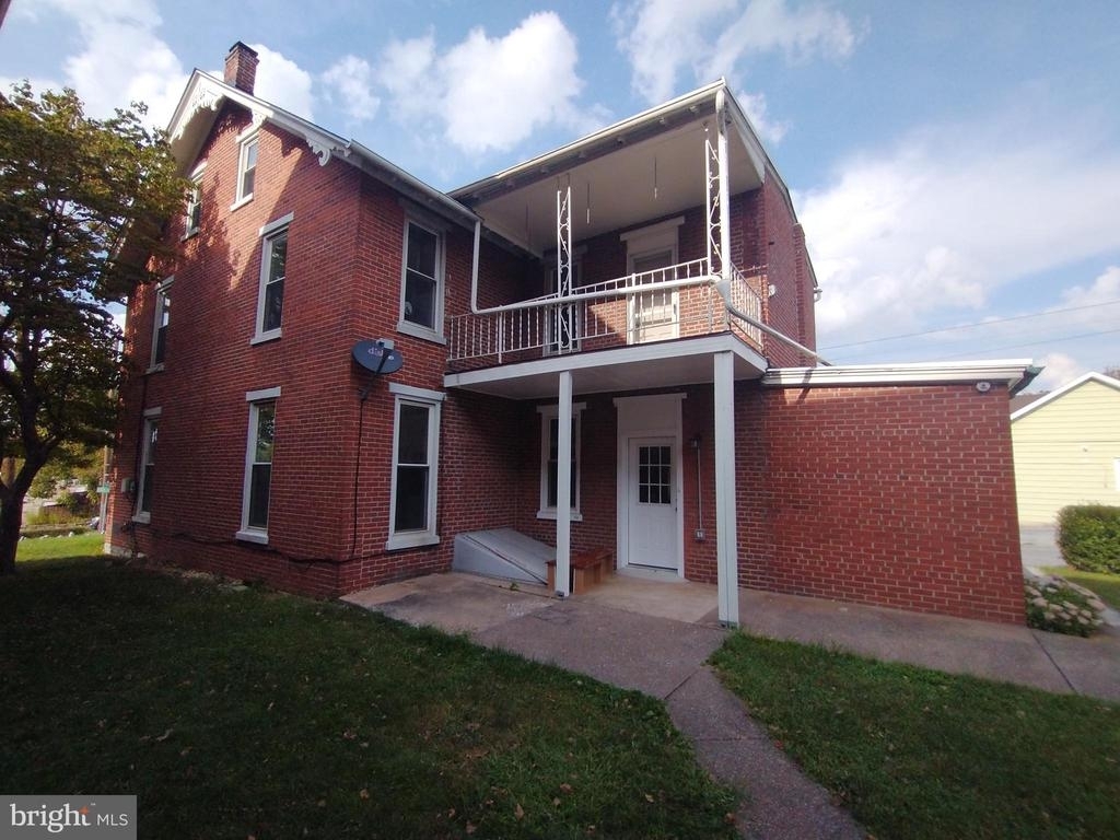 1152 Main Street - Photo 2