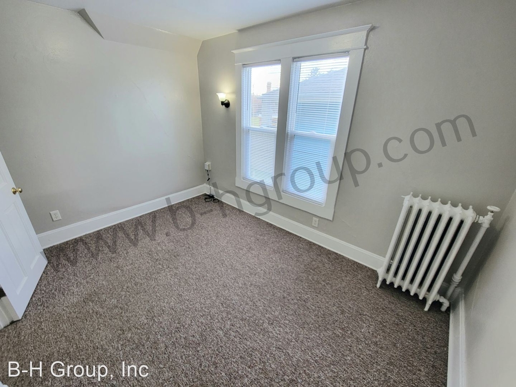 821 48th St - Photo 8