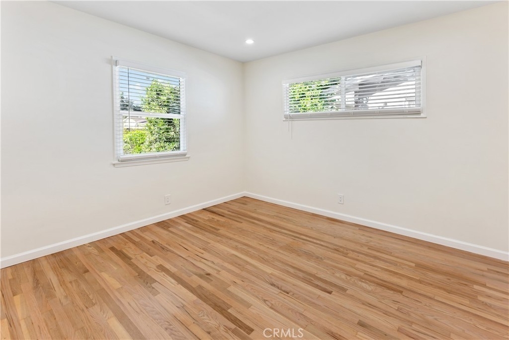 5806 Natick Avenue - Photo 10