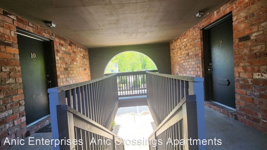 405 S. Geyer Rd. - Photo 1