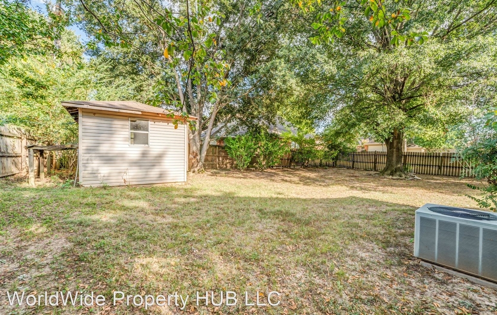 1320 Fox Trace Dr - Photo 27