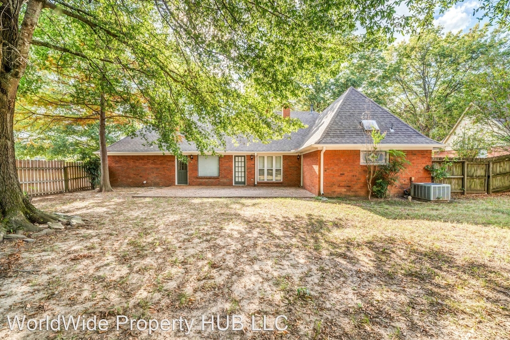 1320 Fox Trace Dr - Photo 28