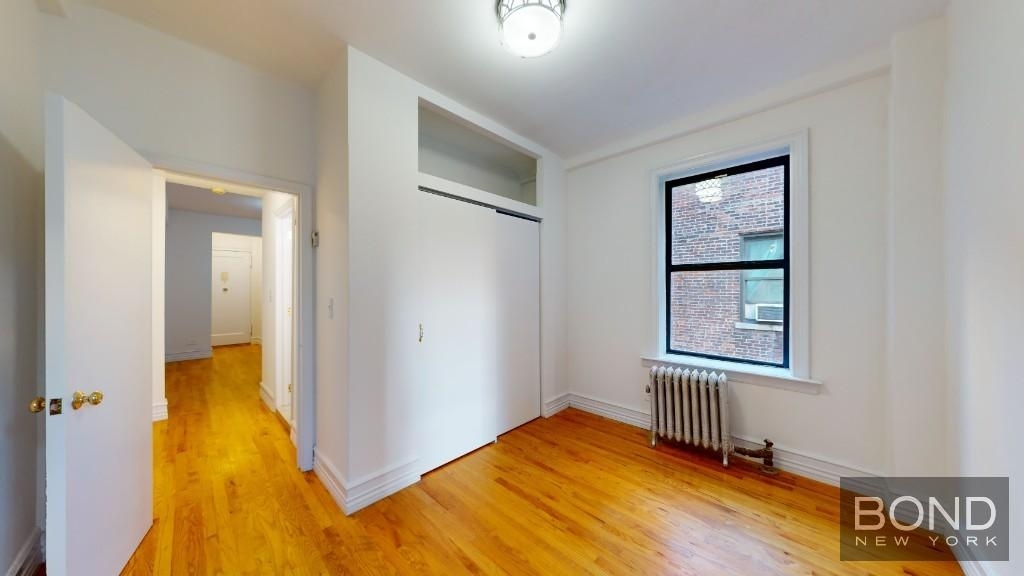 245 West 51st Street - Photo 4