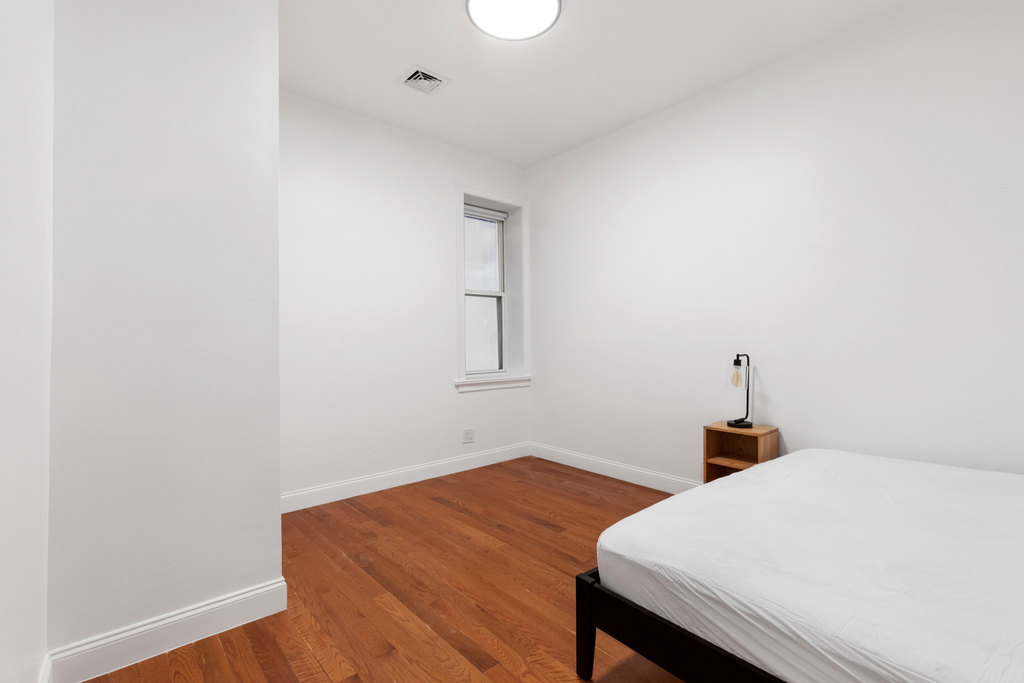 355 Tompkins Avenue - Photo 10