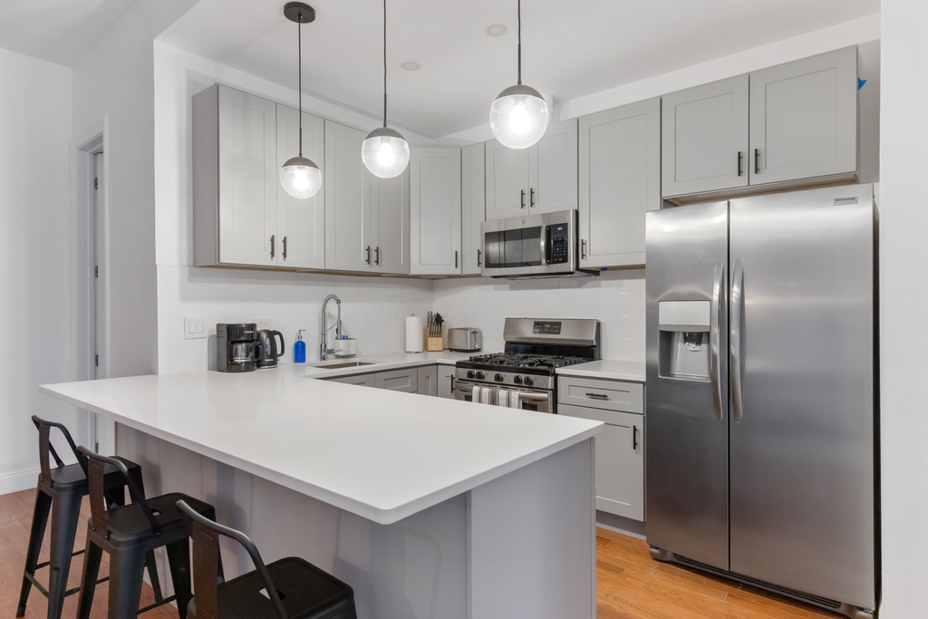 355 Tompkins Avenue - Photo 1