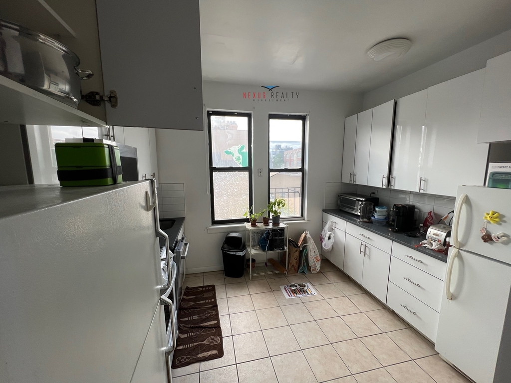 23-35 31st Street - Photo 1