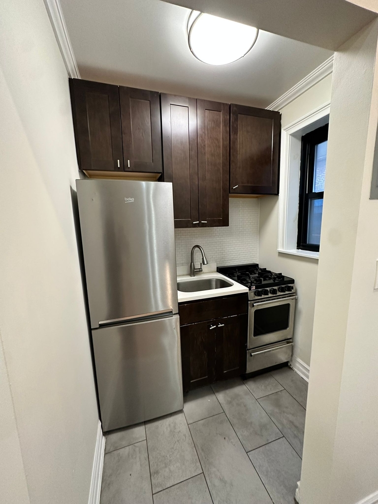 35-05 94th Street - Photo 4