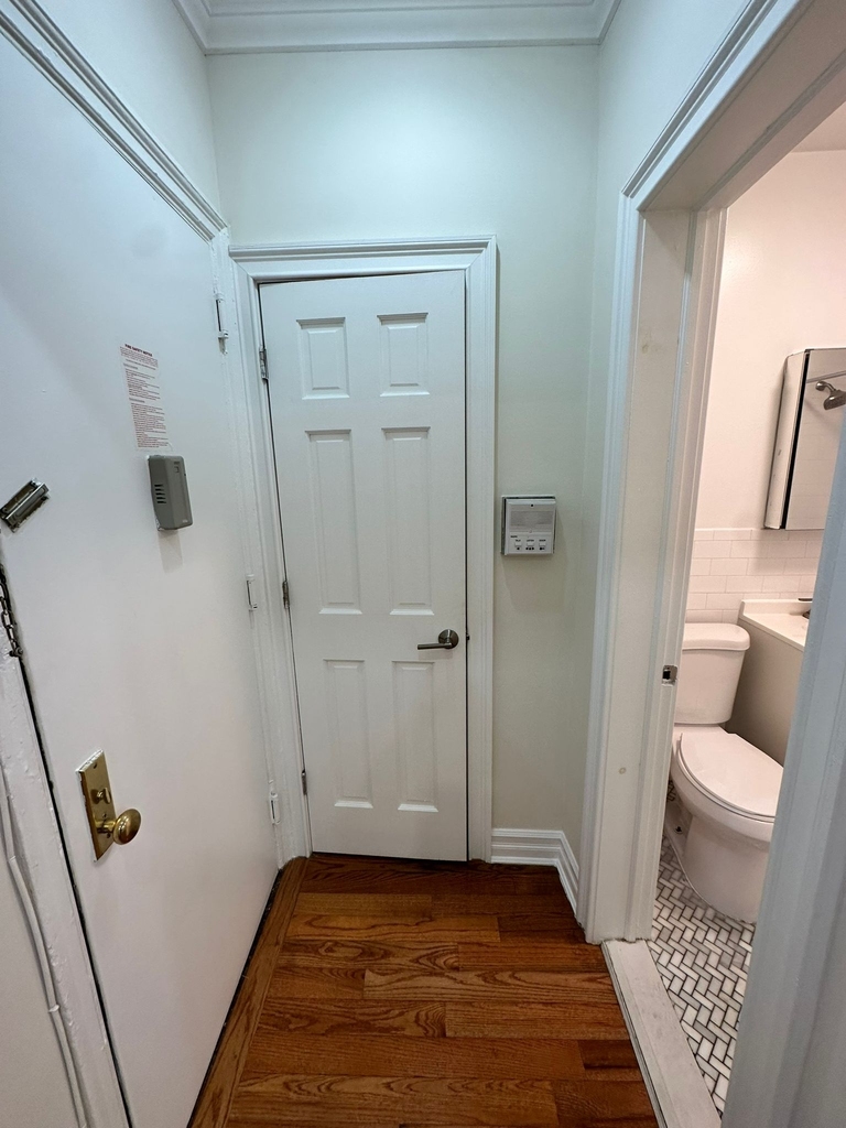 35-05 94th Street - Photo 2