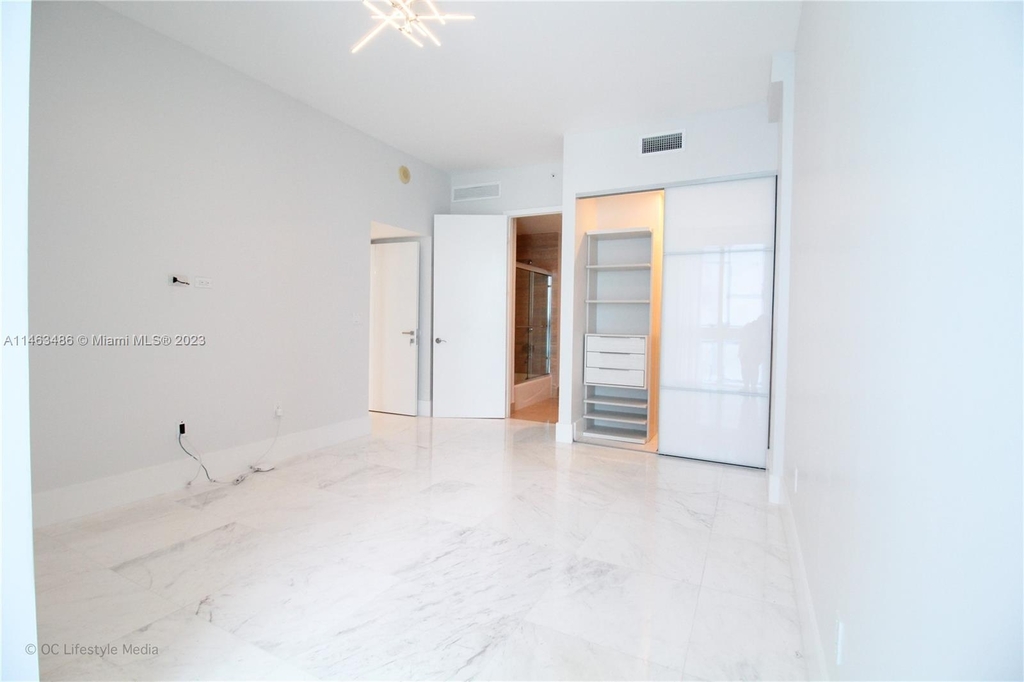 15811 Collins Ave - Photo 33
