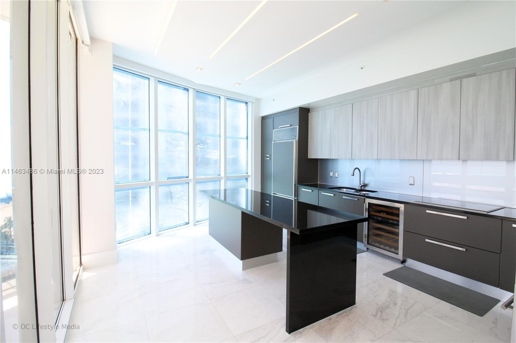 15811 Collins Ave - Photo 13