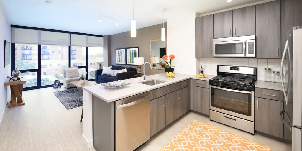 847 Chicago Avenue - Photo 2