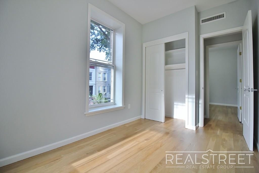 1582 Union Street - Photo 7