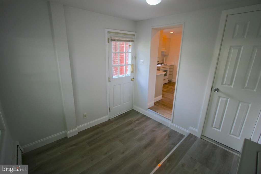 1037 Rees Avenue - Photo 18