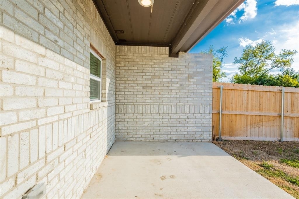 1003 Debby Court - Photo 22