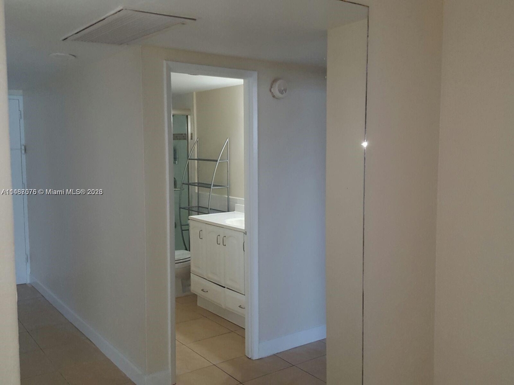 19380 Collins Ave - Photo 3