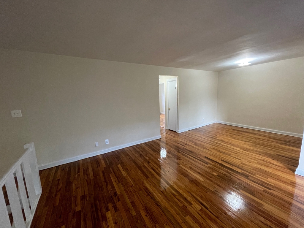 71-8 Parsons Boulevard - Photo 9