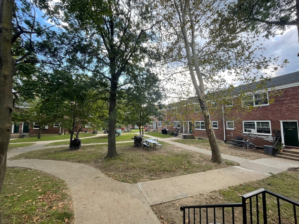 71-8 Parsons Boulevard - Photo 1