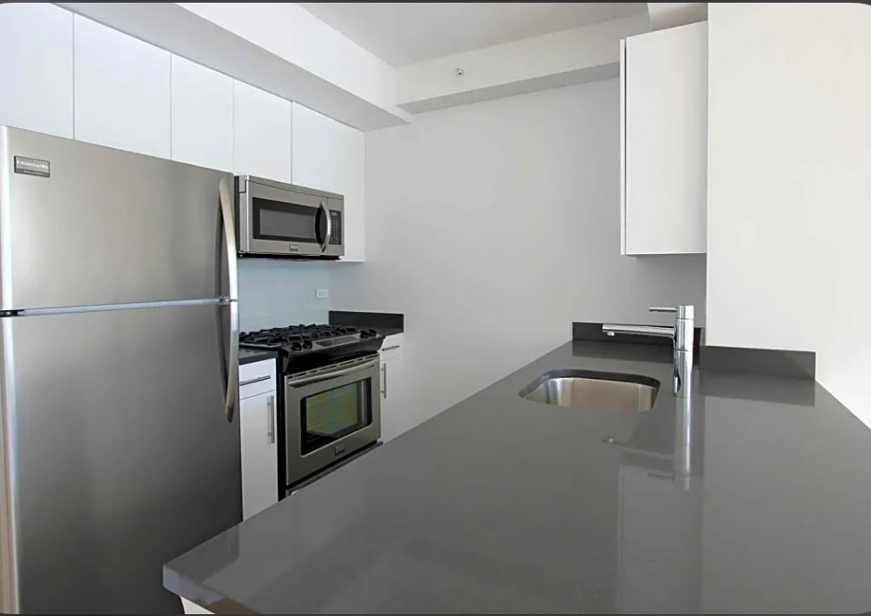 Studio Tenth Avenue - Photo 1