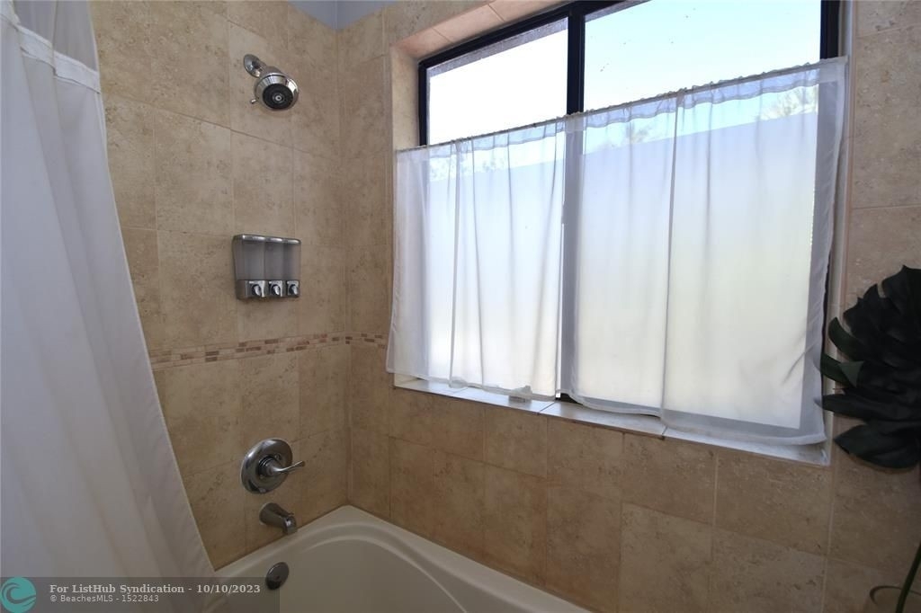 10534 Nw 10th Ct - Photo 14