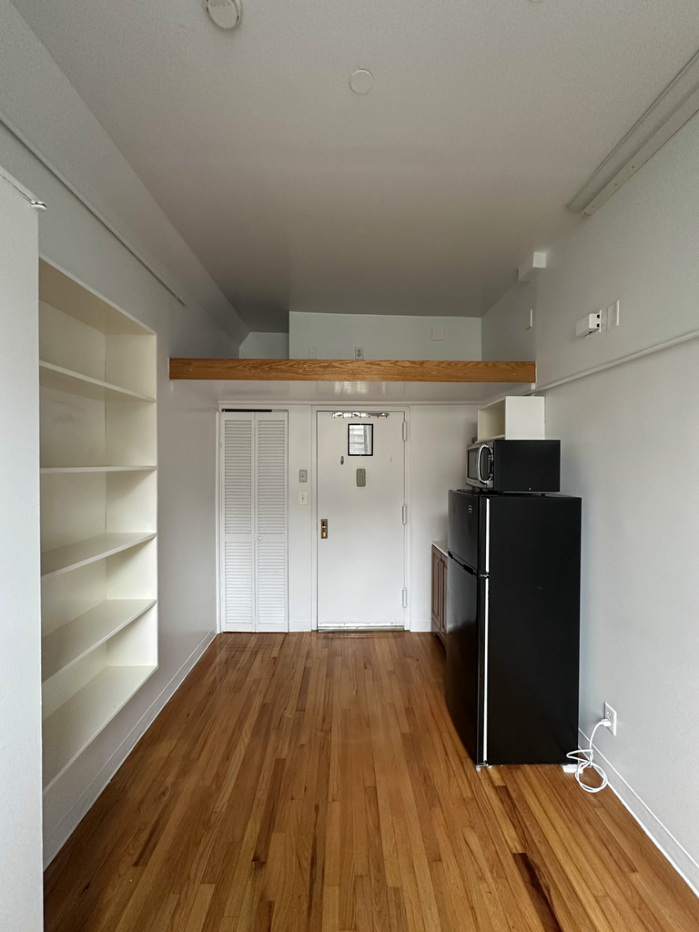 14 Saint Marks Place - Photo 4