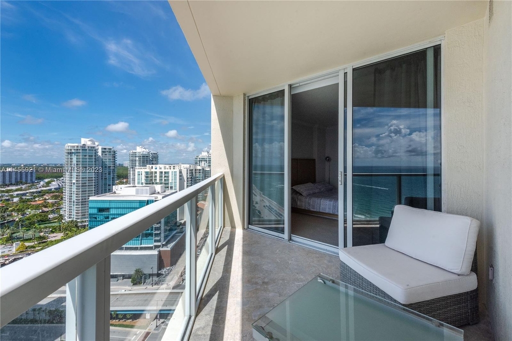 16699 Collins Ave - Photo 13