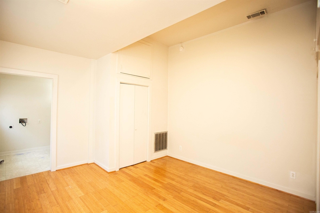 117 W 15th Street - Photo 11