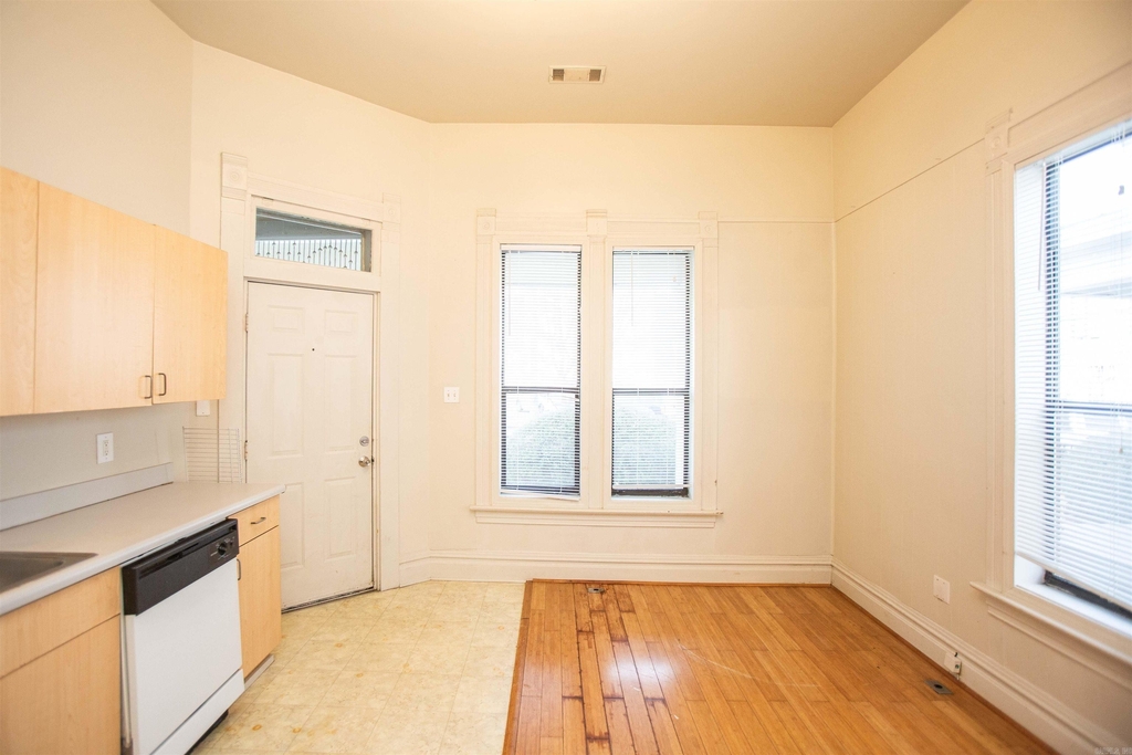 117 W 15th Street - Photo 5