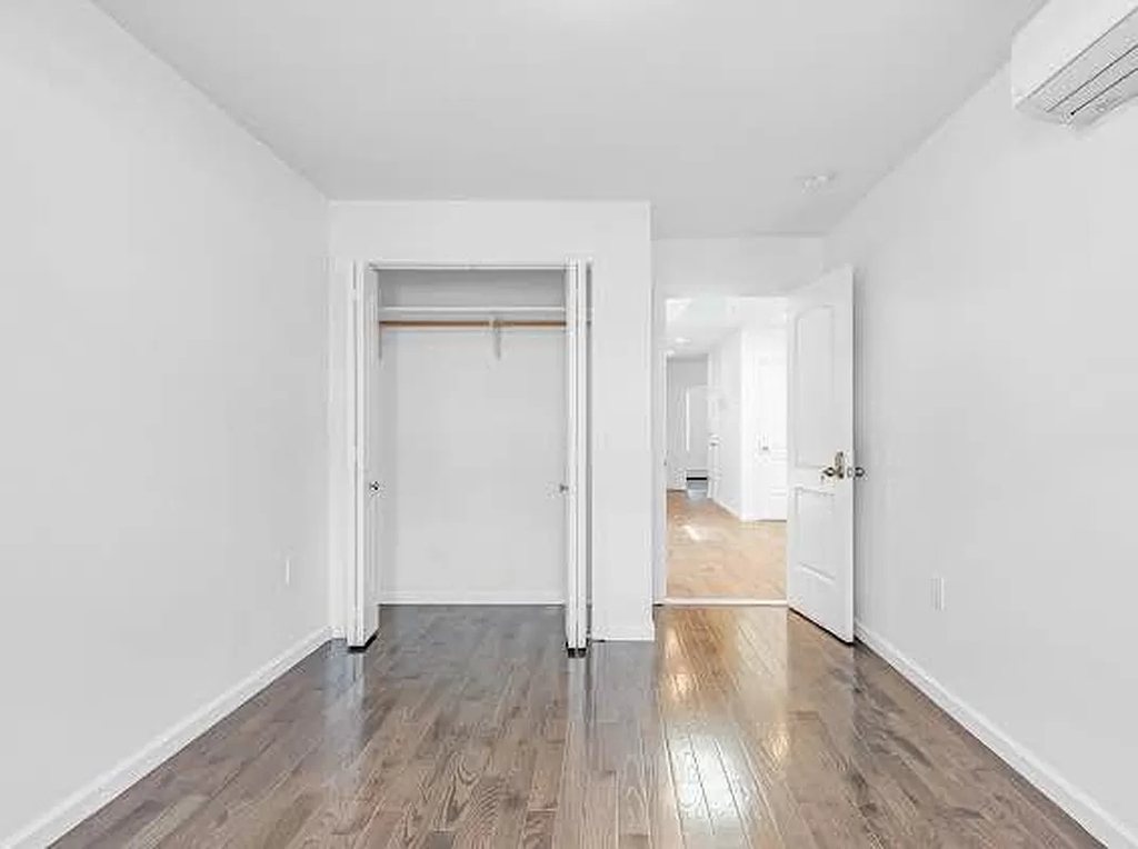 19-20 Ditmars Boulevard - Photo 6