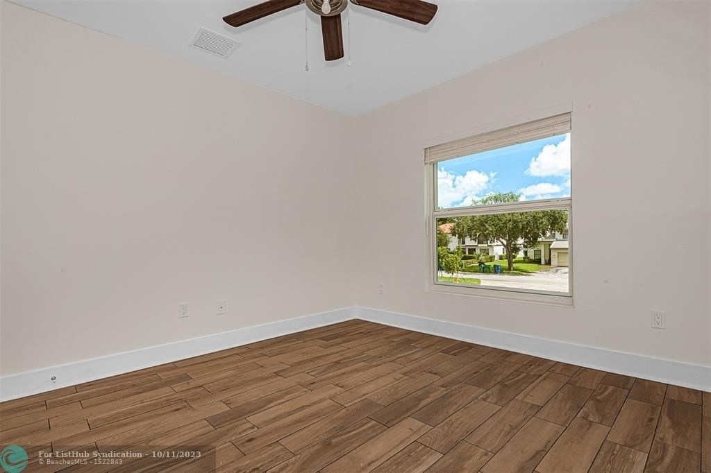 2932 Nw 92nd Ave - Photo 6