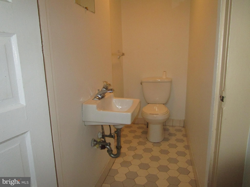 1201 E Cheltenham Avenue - Photo 7