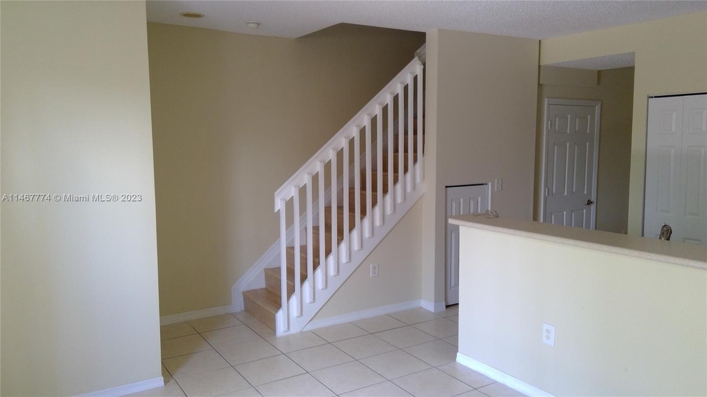 4293 Ne 10th Ct - Photo 10