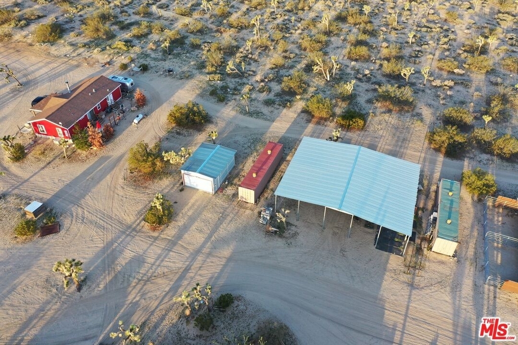 55616 Pipes Canyon Rd - Photo 23