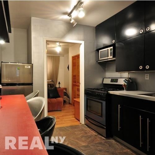 212 East 12th Street - Photo 3