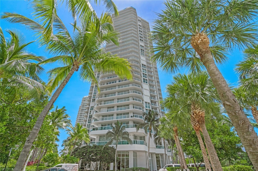 16500 Collins Ave - Photo 19