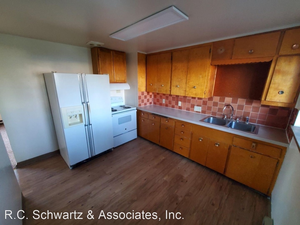 2810 W. Olympic Ave. - Photo 2